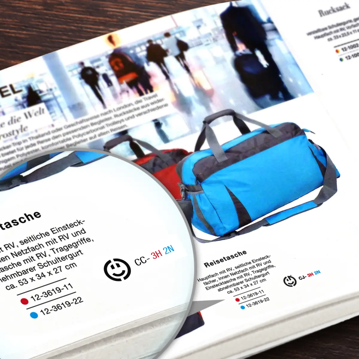 Katalogseite mit Tasche und COLOR-CHECK-Code zur Produktfarbe